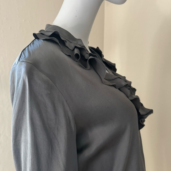 THOMAS PINK Silk Ruffle Neck Blouse Gray V- Neck 3/4 Sleeve Size 6 - Picture 10 of 16